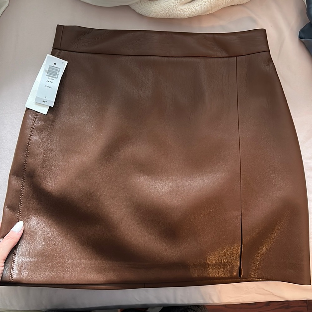 Aritzia patio mini skirt size 2